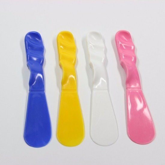 Plastic mixing spatula